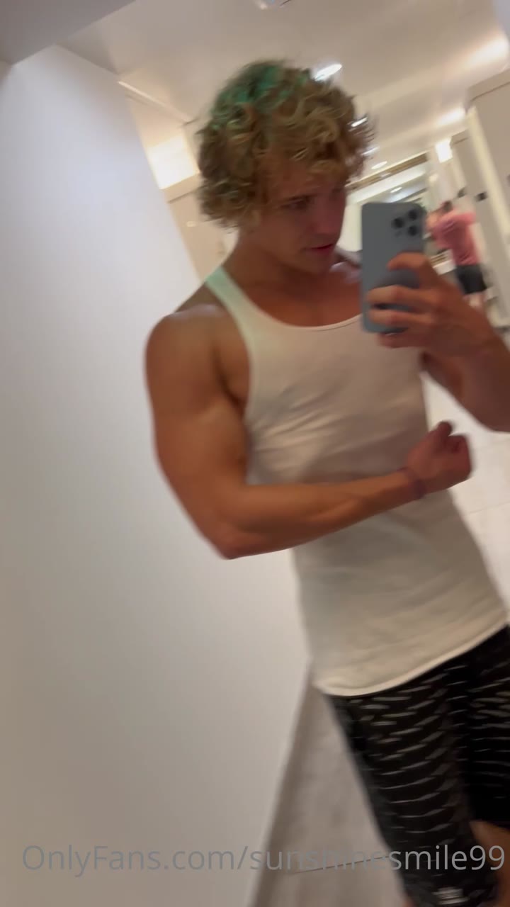 317 Curly Haired jock Owen Lindberg sunshinesmile99 onlyfans porn