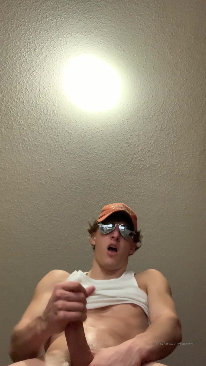 luckyloganplayz loganwall