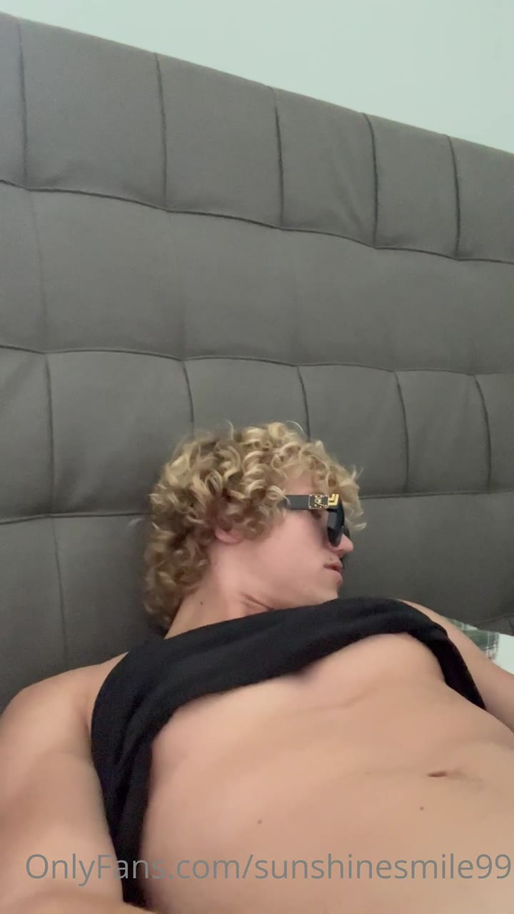 237 Curly Haired jock Owen Lindberg sunshinesmile99 onlyfans porn