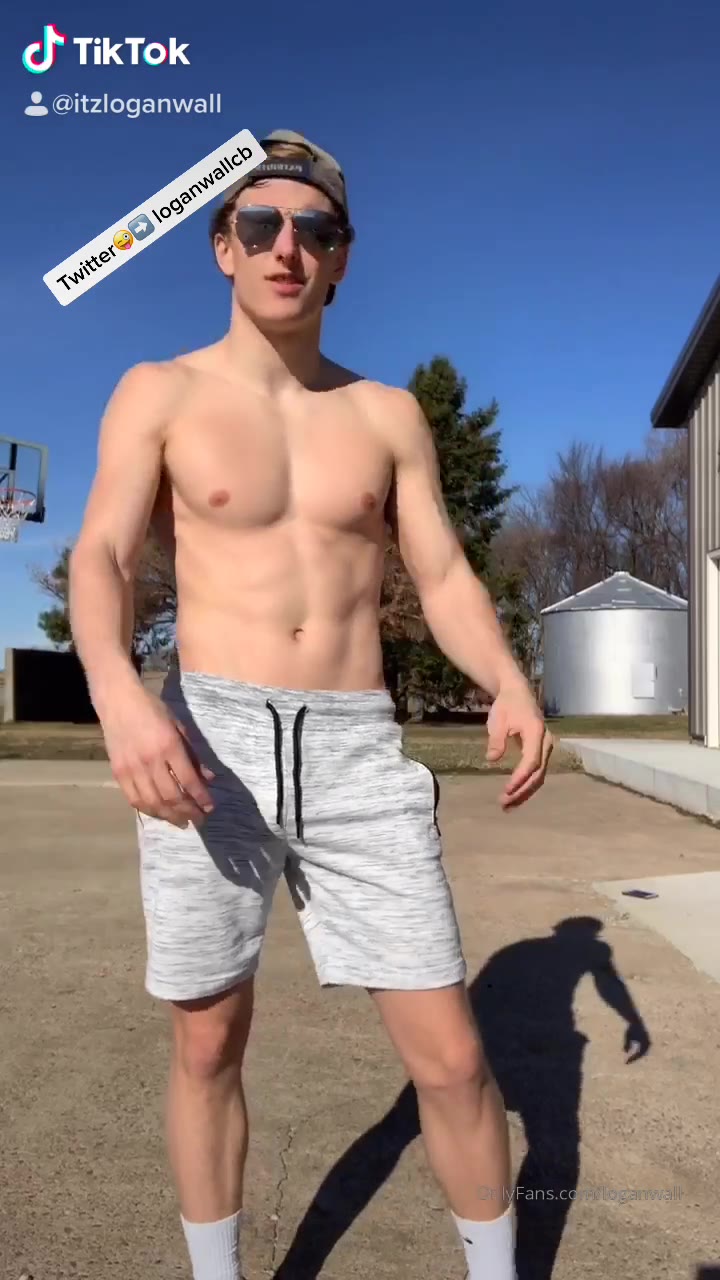 Exposed    logan.wall69 Logan Wall nudes Clip