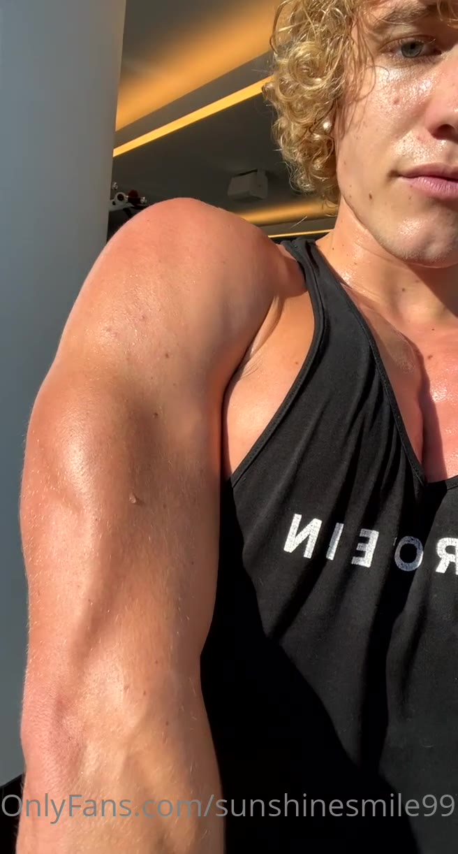 211  Curly Haired jock  Owen Lindberg sunshinesmile99 onlyfans porn
