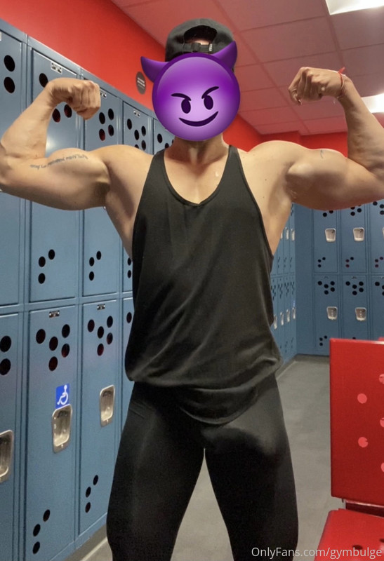 9  Beefy hunk Wiccan gymbulge gym.bulge OnlyFans porn