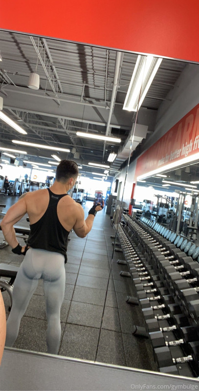 13  Beefy hunk Wiccan gymbulge gym.bulge OnlyFans porn