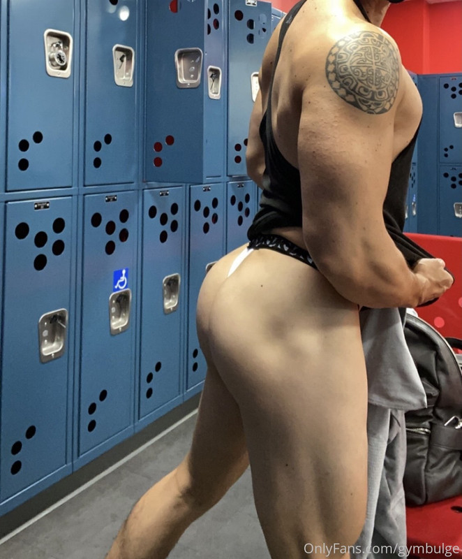 27  Beefy hunk Wiccan gymbulge gym.bulge OnlyFans porn