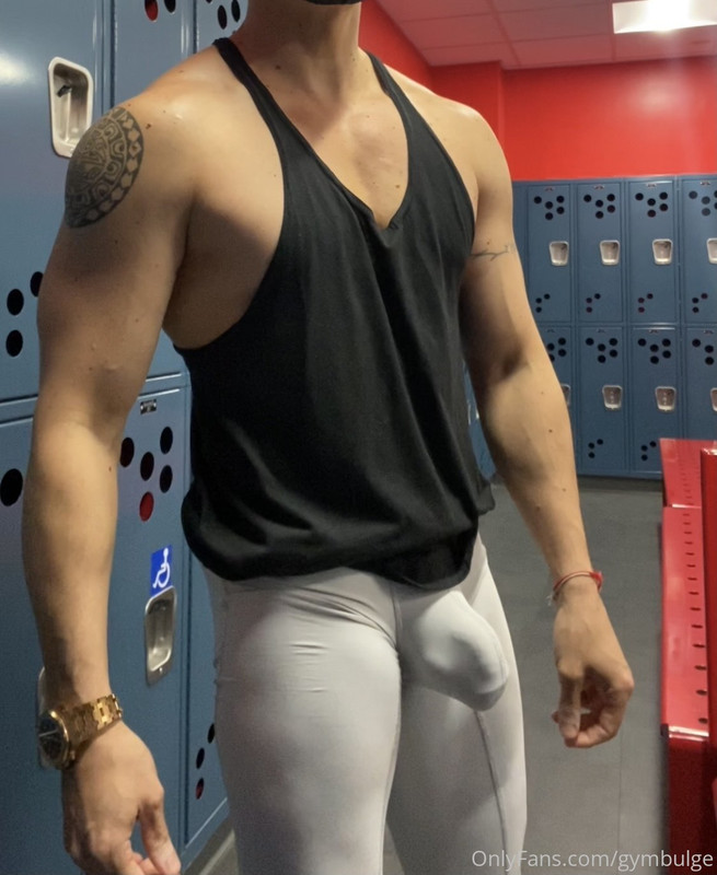 28  Beefy hunk Wiccan gymbulge gym.bulge OnlyFans porn