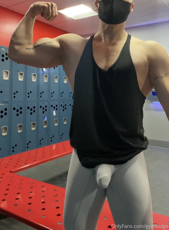 32  Beefy hunk Wiccan gymbulge gym.bulge OnlyFans porn