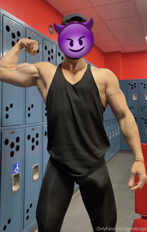 37  Beefy hunk Wiccan gymbulge gym.bulge OnlyFans porn