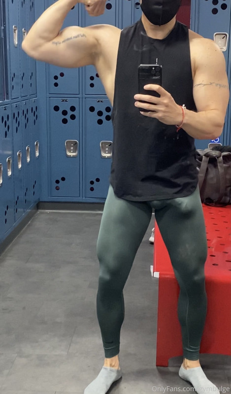 57  Beefy hunk Wiccan gymbulge gym.bulge OnlyFans porn