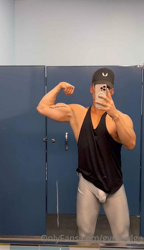 111  Beefy hunk Wiccan gymbulge gym.bulge OnlyFans porn