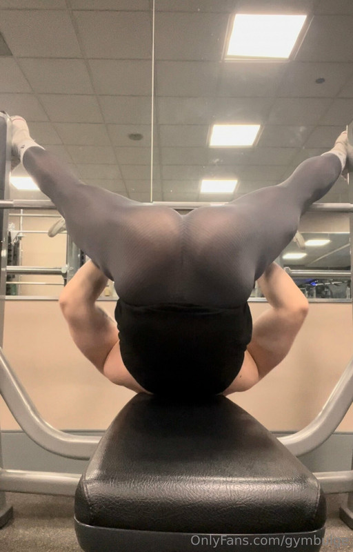 147  Beefy hunk Wiccan gymbulge gym.bulge OnlyFans porn