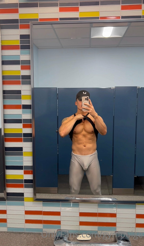 189  Beefy hunk Wiccan gymbulge gym.bulge OnlyFans porn