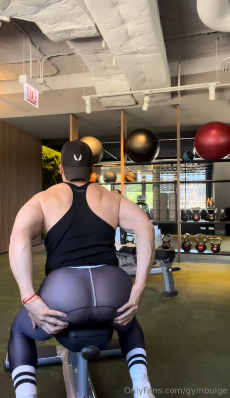 212  Beefy hunk Wiccan gymbulge gym.bulge OnlyFans porn