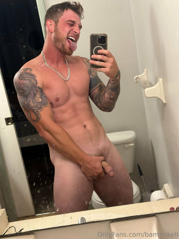 36 Sexy hunk Bam Mikell bammikell OnlyFans porn
