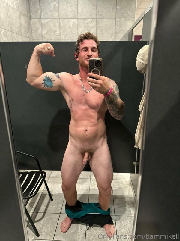 39 Sexy hunk Bam Mikell bammikell OnlyFans porn