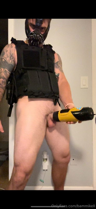 45 Sexy hunk Bam Mikell bammikell OnlyFans porn