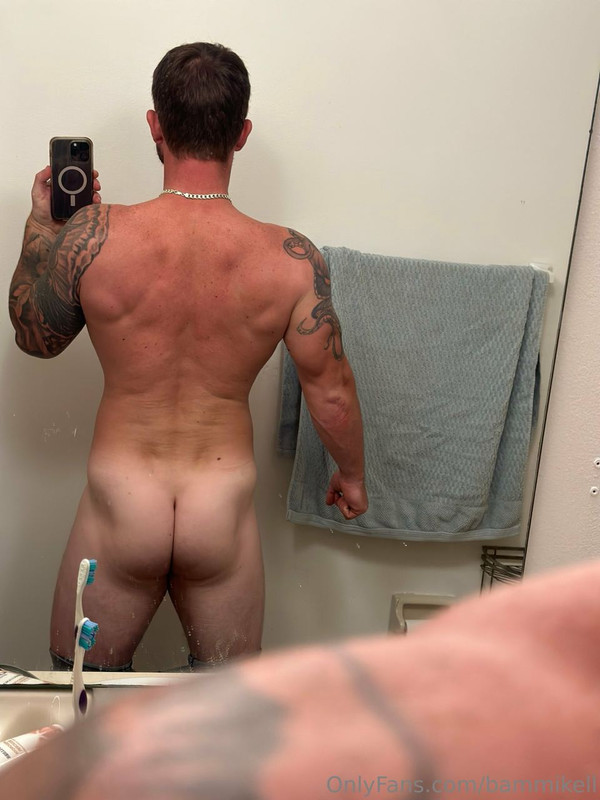 57 Sexy hunk Bam Mikell bammikell OnlyFans porn