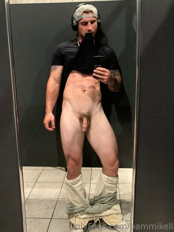 93 Sexy hunk Bam Mikell bammikell OnlyFans porn