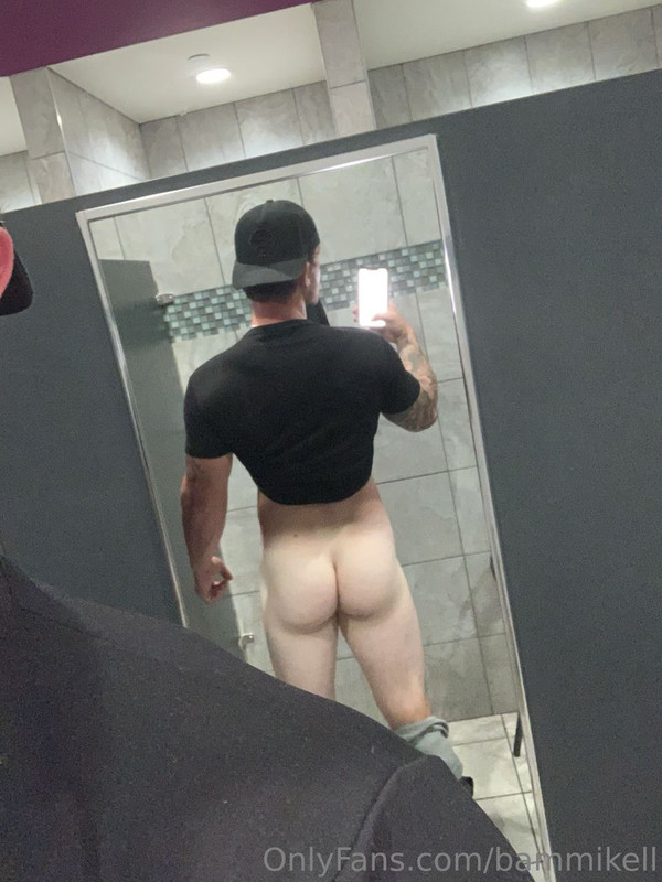 94 Sexy hunk Bam Mikell bammikell OnlyFans porn
