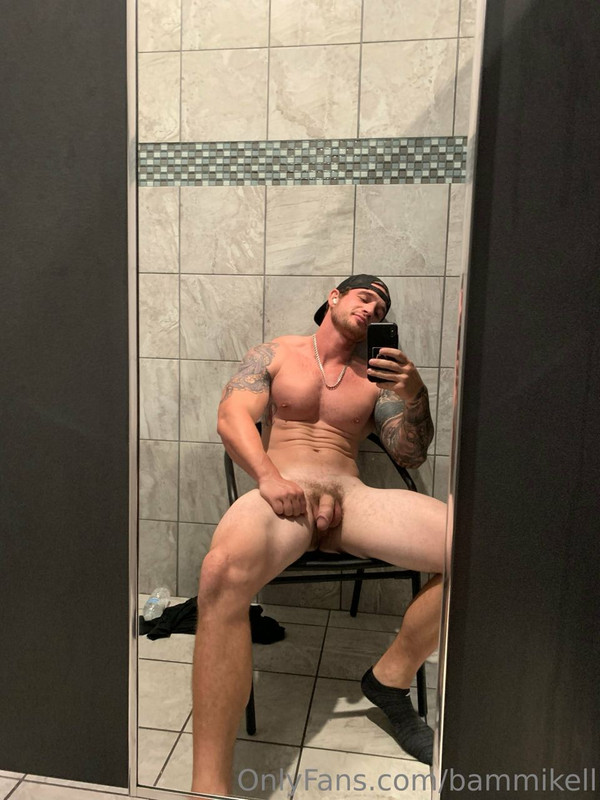 97 Sexy hunk Bam Mikell bammikell OnlyFans porn