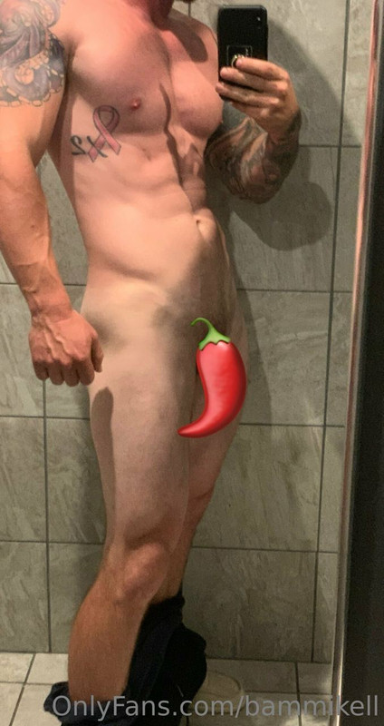 111 Sexy hunk Bam Mikell bammikell OnlyFans porn