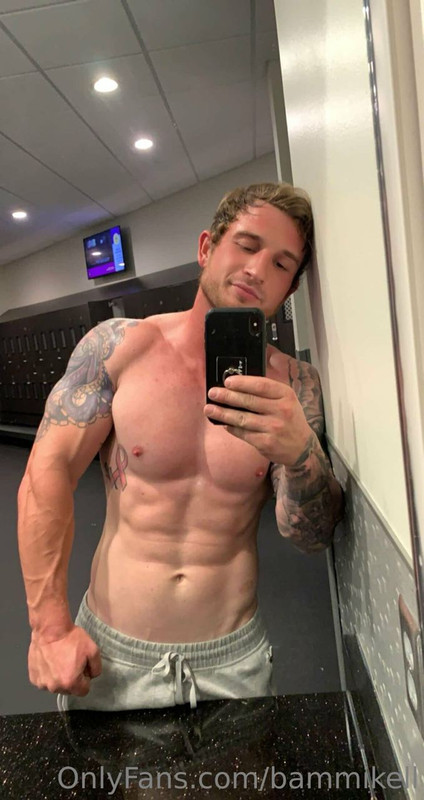 116 Sexy hunk Bam Mikell bammikell OnlyFans porn