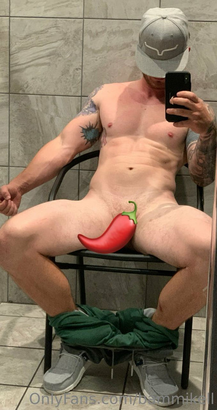 117 Sexy hunk Bam Mikell bammikell OnlyFans porn
