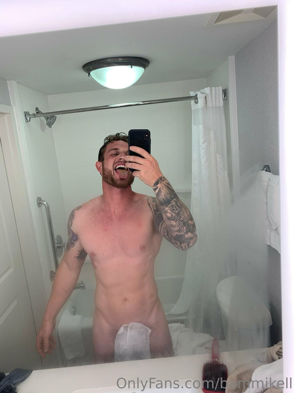 128 Sexy hunk Bam Mikell bammikell OnlyFans porn