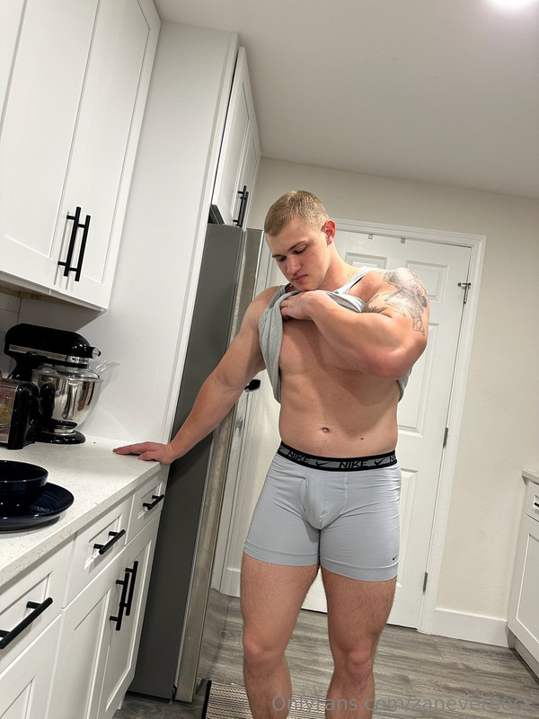 132 Bodybuilder Zane Verbeck zaneverbeck onlyfans leaked