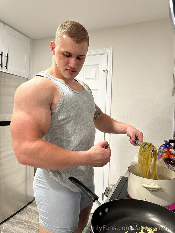 195 Bodybuilder Zane Verbeck zaneverbeck onlyfans leaked