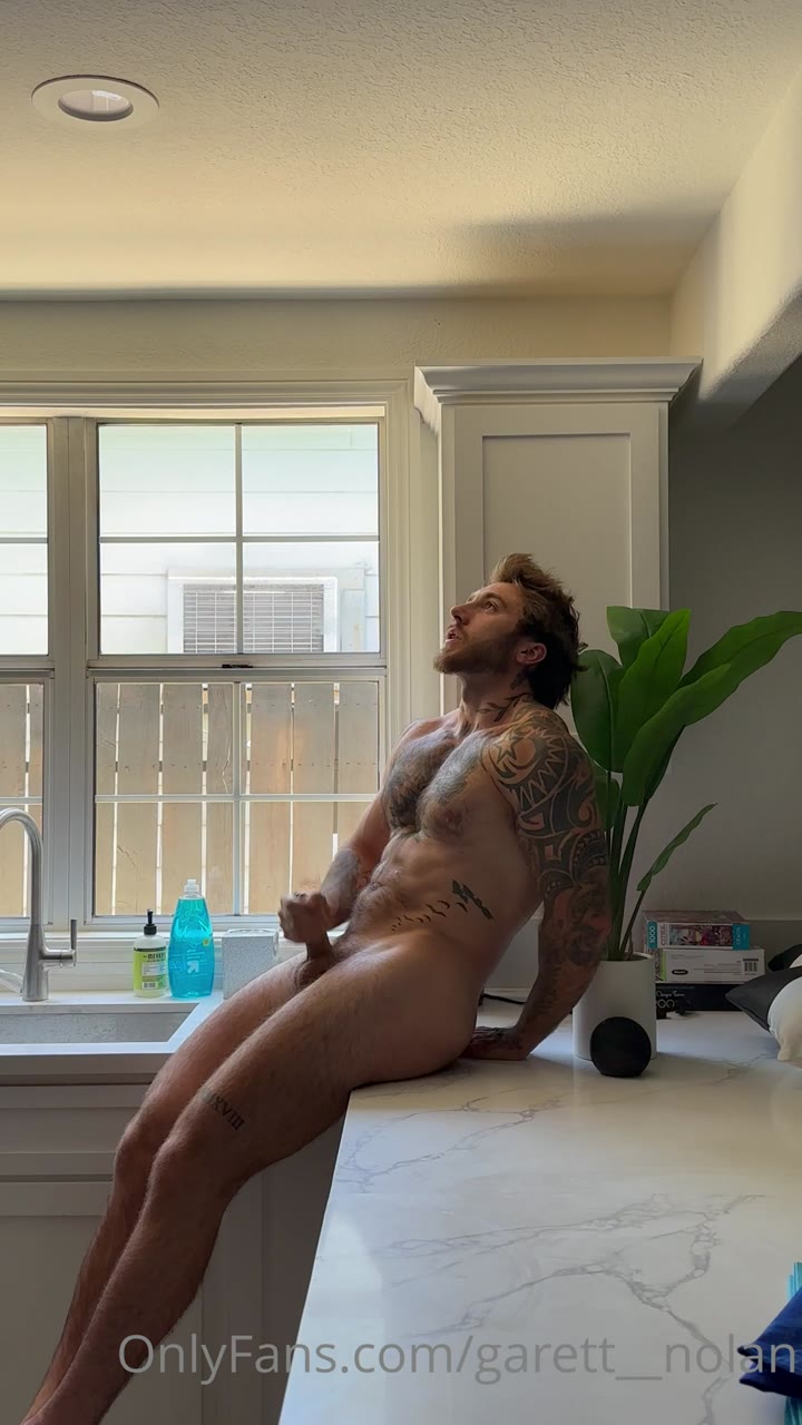 439 Famous TikToker  Garret Nolan garett__nolan onlyfans leaked