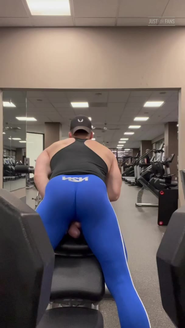 545  Beefy hunk Wiccan gymbulge gym.bulge OnlyFans porn