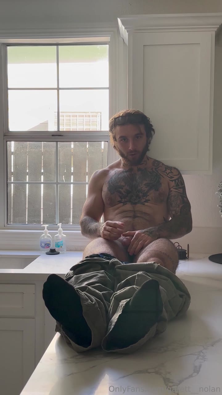 402 Famous TikToker  Garret Nolan garett__nolan onlyfans leaked