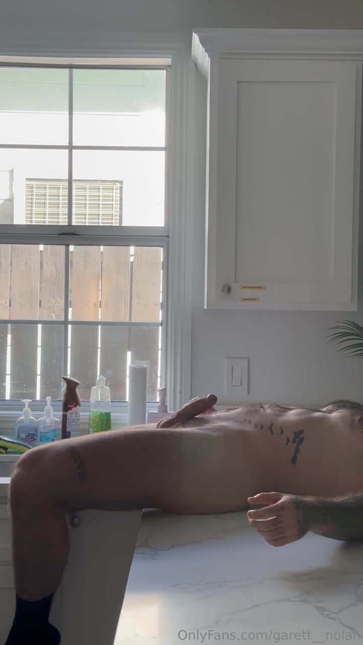 411 Famous TikToker  Garret Nolan garett__nolan onlyfans leaked