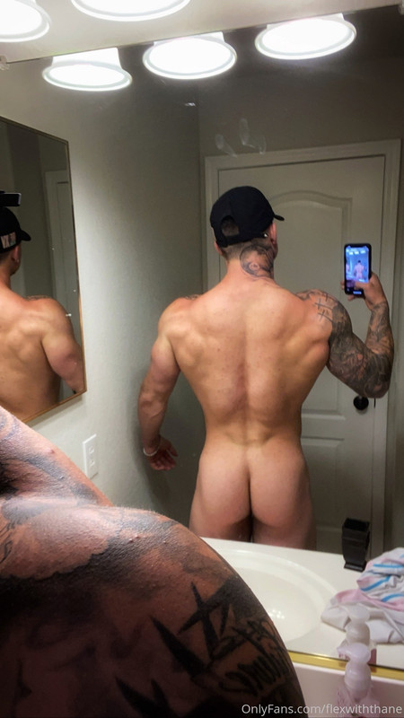 18 Tattooed muscle boxer Thane Wadams flexwiththane Onlyfans porn leaked