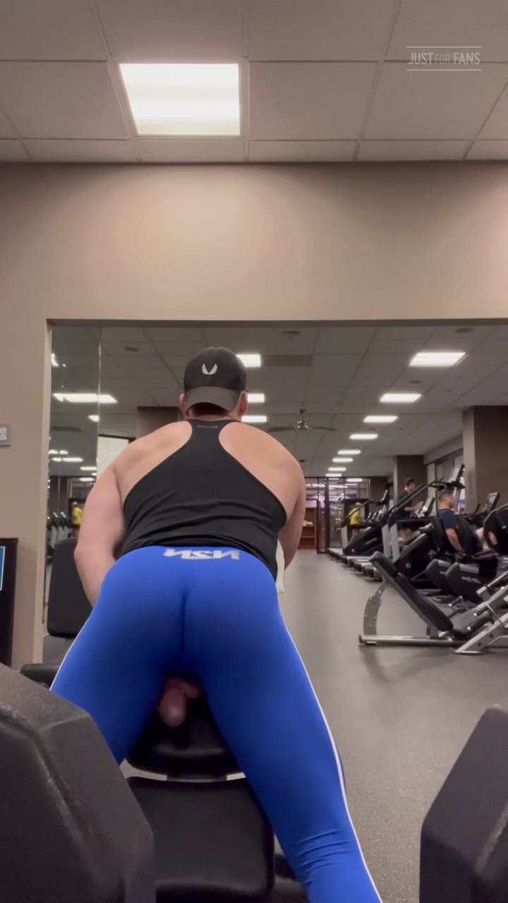 571  Beefy hunk Wiccan gymbulge gym.bulge OnlyFans porn
