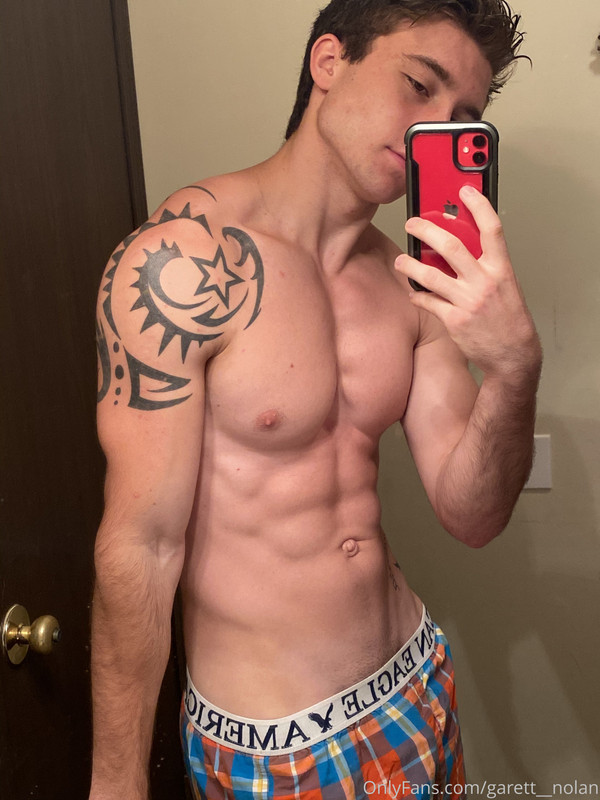 10 Famous TikToker  Garret Nolan garett__nolan onlyfans leaked