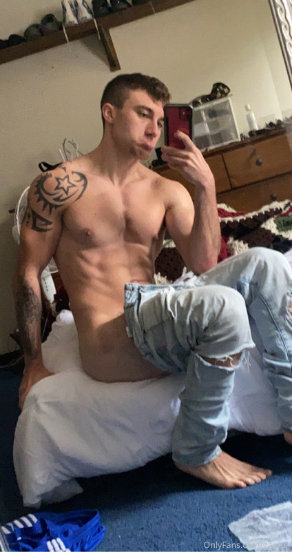19 Famous TikToker  Garret Nolan garett__nolan onlyfans leaked