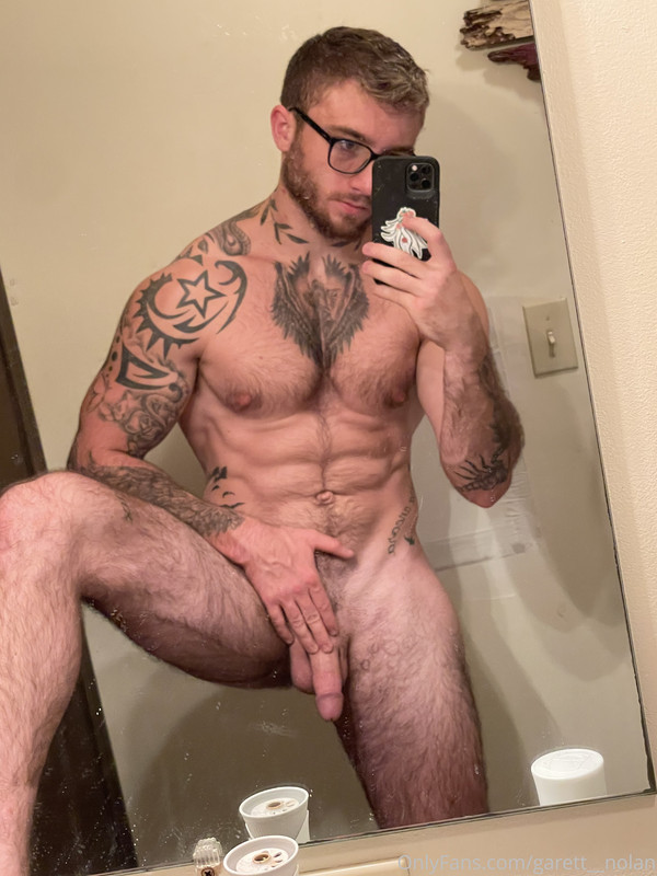 59 Famous TikToker  Garret Nolan garett__nolan onlyfans leaked
