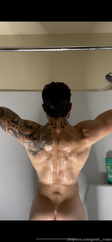 68 Famous TikToker  Garret Nolan garett__nolan onlyfans leaked