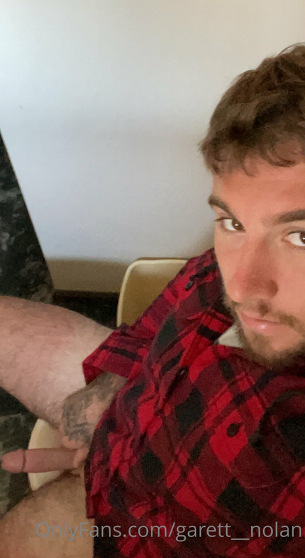 73 Famous TikToker  Garret Nolan garett__nolan onlyfans leaked