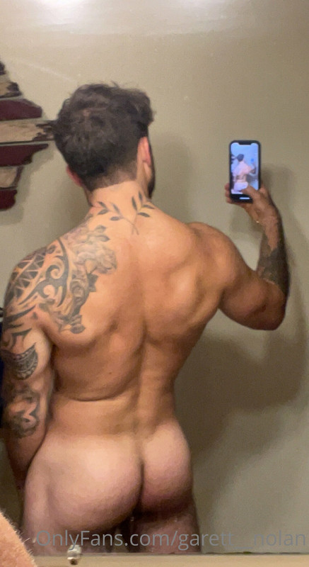 89 Famous TikToker  Garret Nolan garett__nolan onlyfans leaked