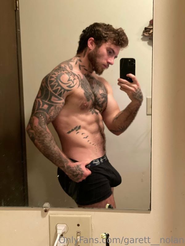 149 Famous TikToker  Garret Nolan garett__nolan onlyfans leaked