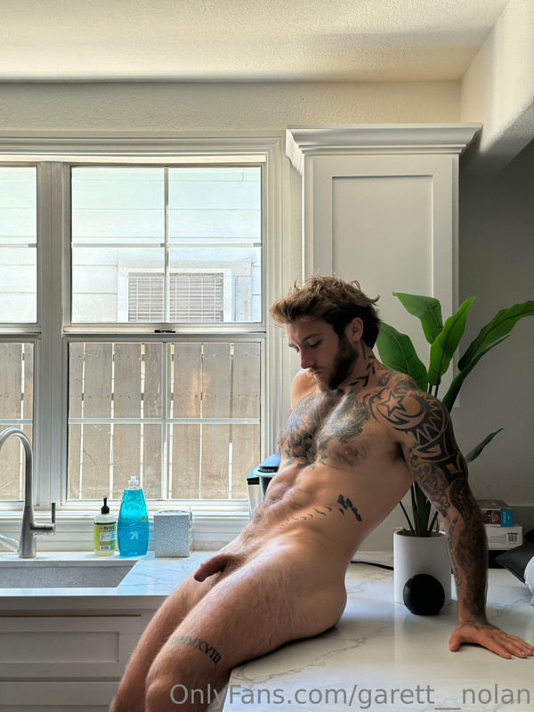 291 Famous TikToker  Garret Nolan garett__nolan onlyfans leaked
