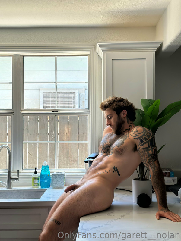 293 Famous TikToker  Garret Nolan garett__nolan onlyfans leaked