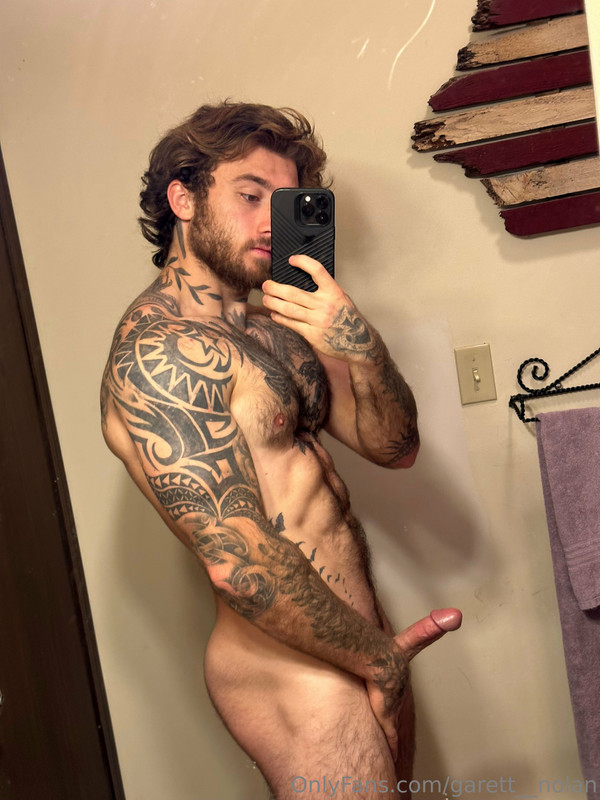 356 Famous TikToker  Garret Nolan garett__nolan onlyfans leaked