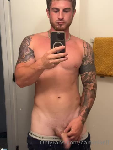 153 Sexy hunk Bam Mikell bammikell OnlyFans porn