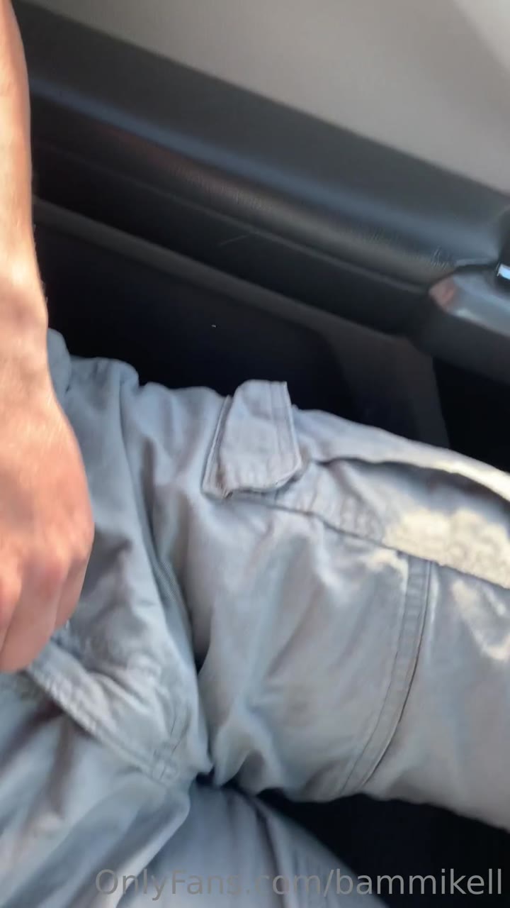 145 Sexy hunk Bam Mikell bammikell OnlyFans porn