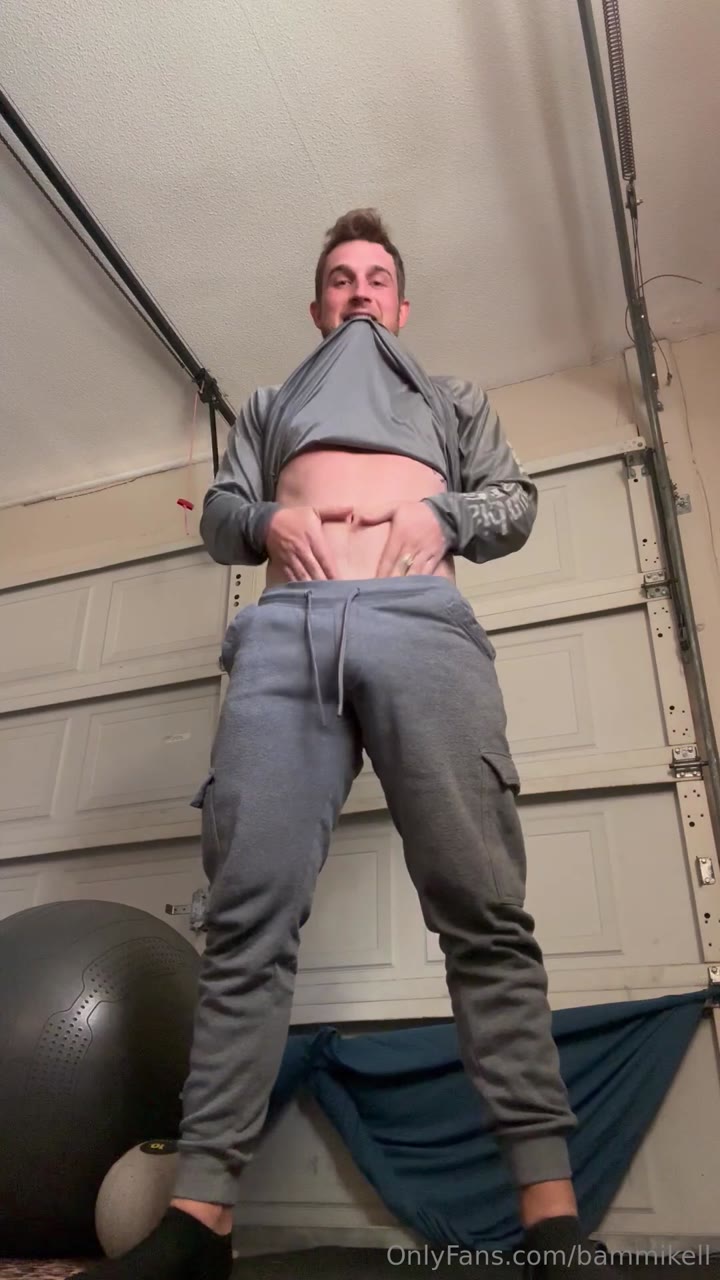 155 Sexy hunk Bam Mikell bammikell OnlyFans porn