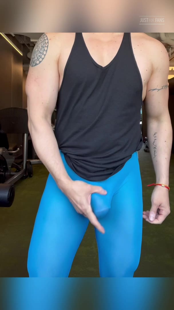 581  Beefy hunk Wiccan gymbulge gym.bulge OnlyFans porn