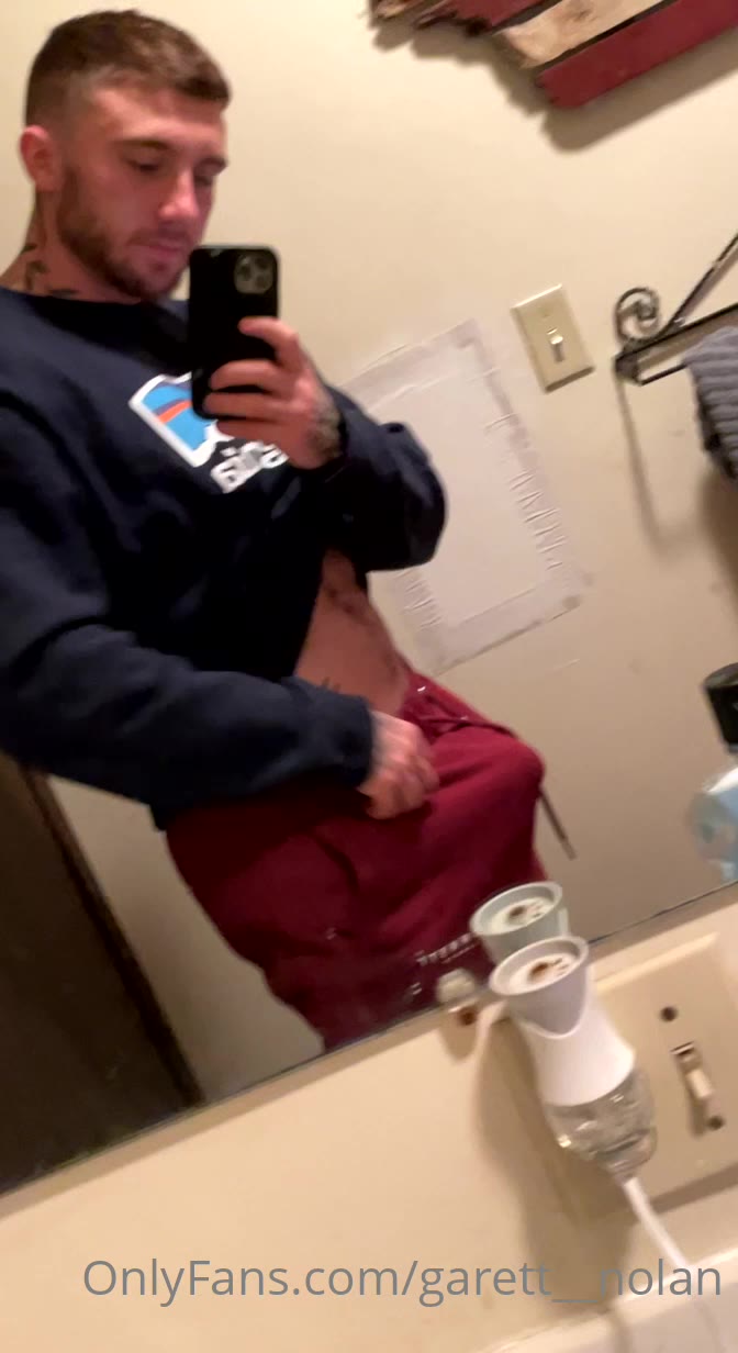 567 Famous TikToker  Garret Nolan garett__nolan onlyfans leaked